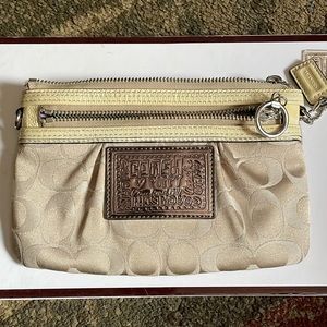 Coach gently used Poppy double pocket wallet coin purse with zippers